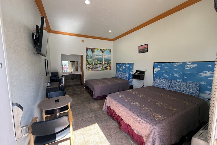 Room 17 of 25