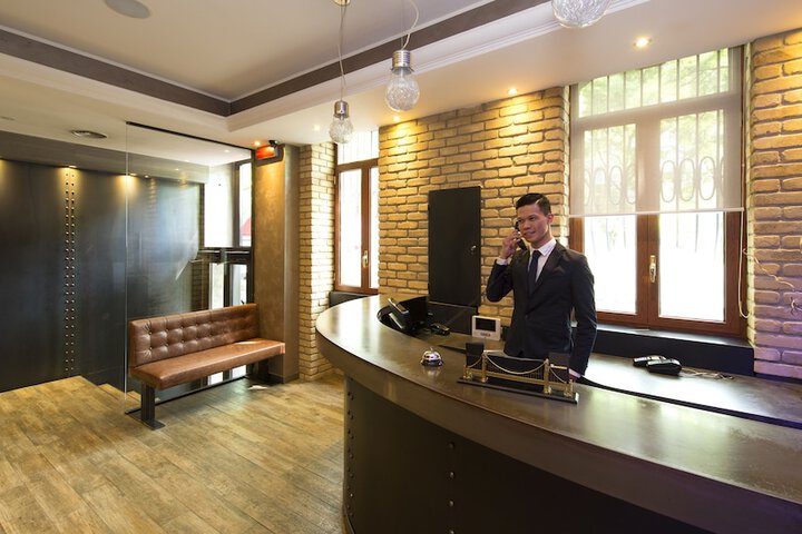 Entrance & Lobby