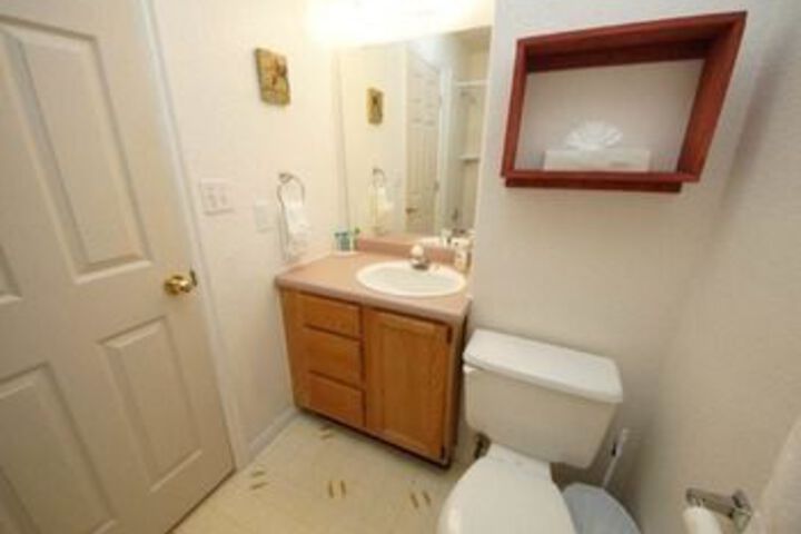 Room 6 of 137
