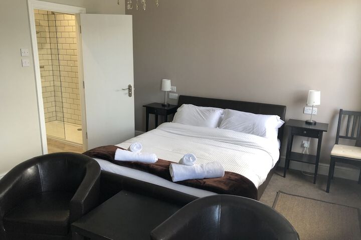 Room 2 of 67