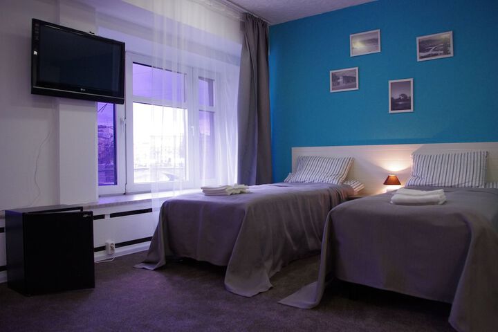 Room 4 of 25