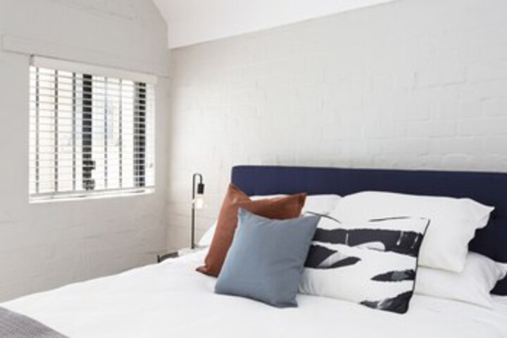 Room 7 of 25