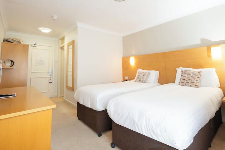 Room 3 of 16