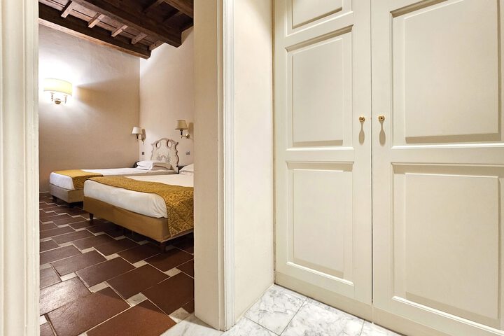 Room 34 of 91