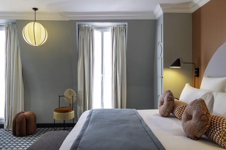 Room 15 of 108