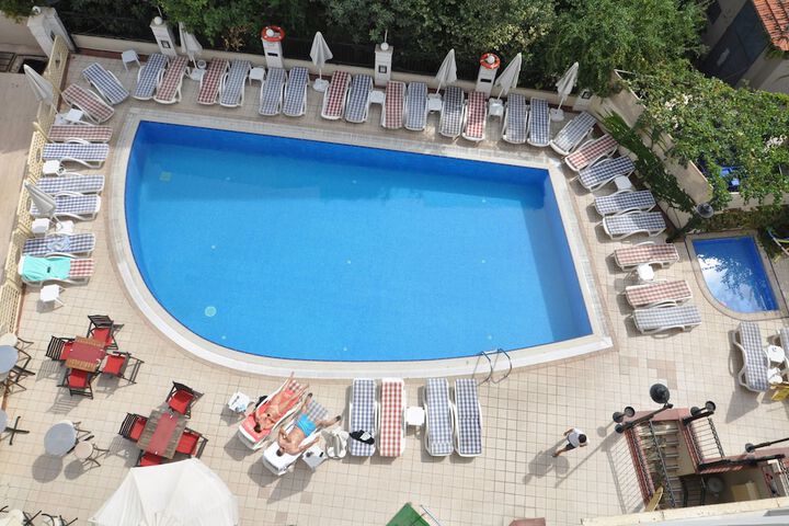 Pool Hotel