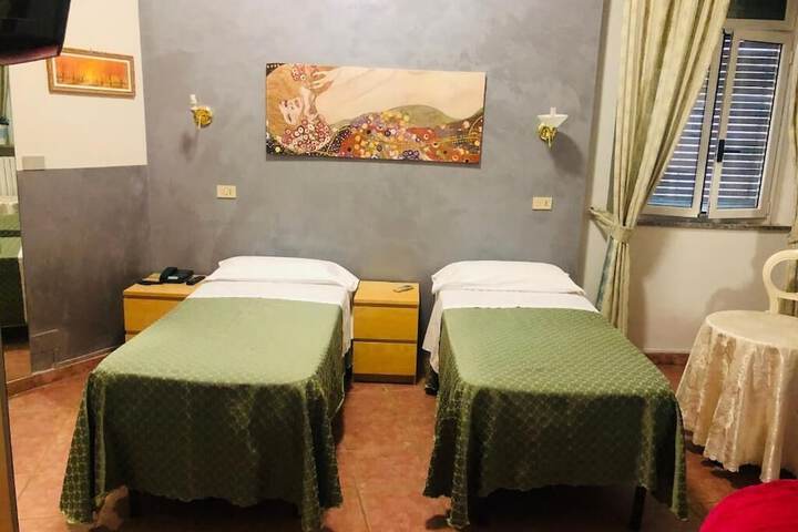 Room 8 of 20