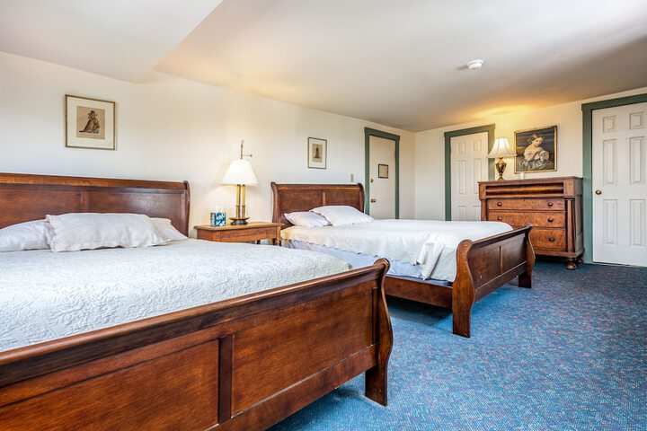 1 Queen Bed (28 of 35)