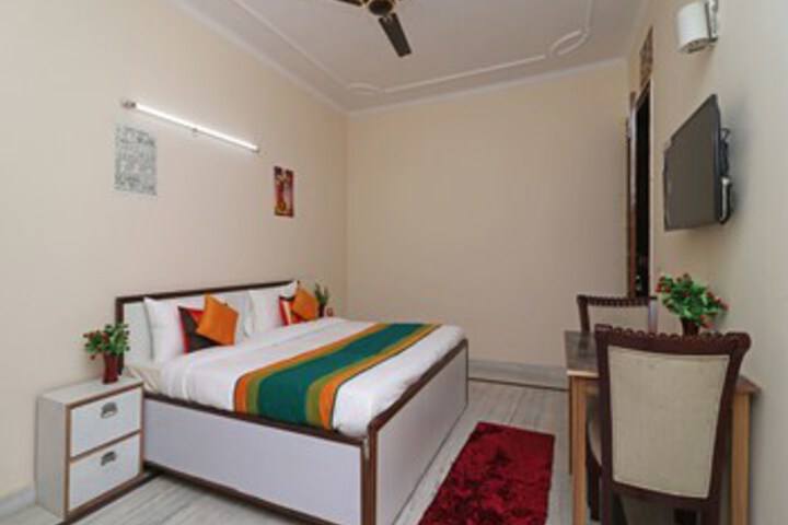 Room 14 of 24