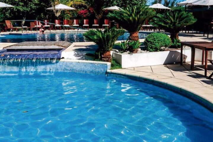 Pools & Facilities