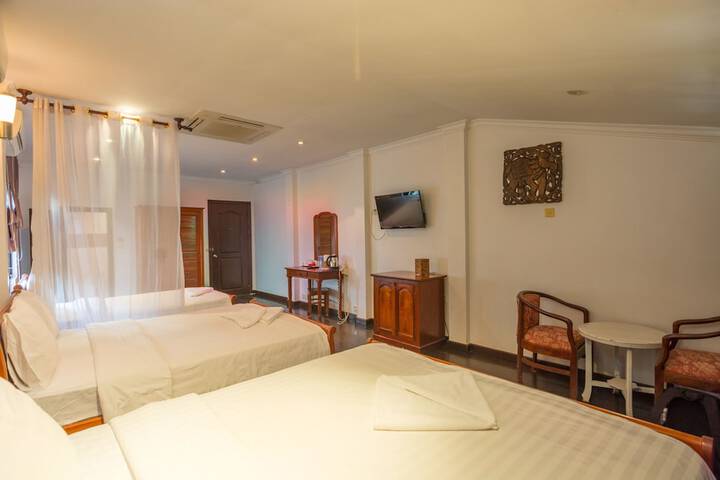 Room 10 of 105