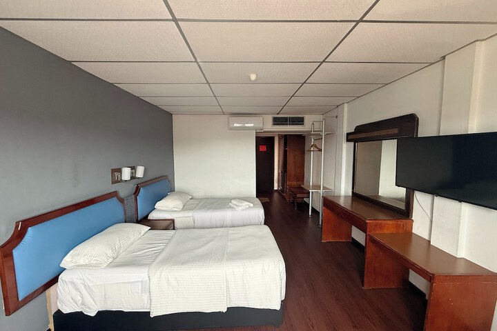 Room 35 of 86