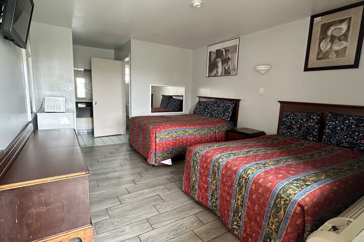 Room 5 of 14