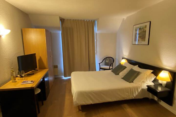 Room 5 of 37