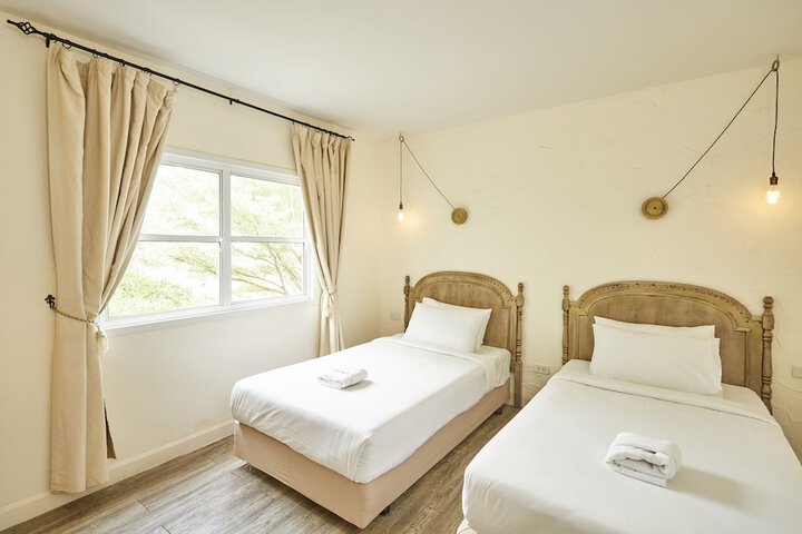 Room 5 of 78