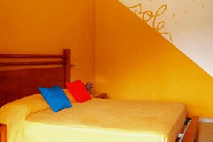 Room 11 of 34