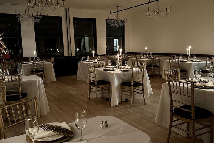 Dining 15 of 19