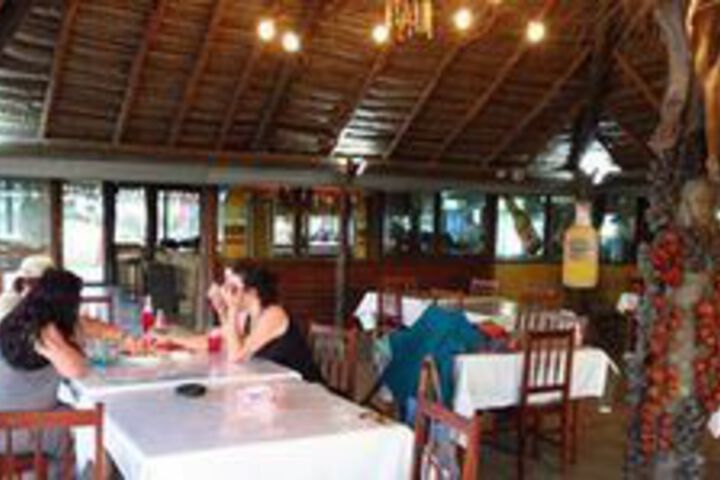 Dining 36 of 41