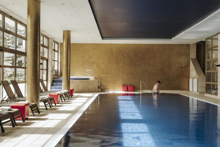 Hotel with Pool