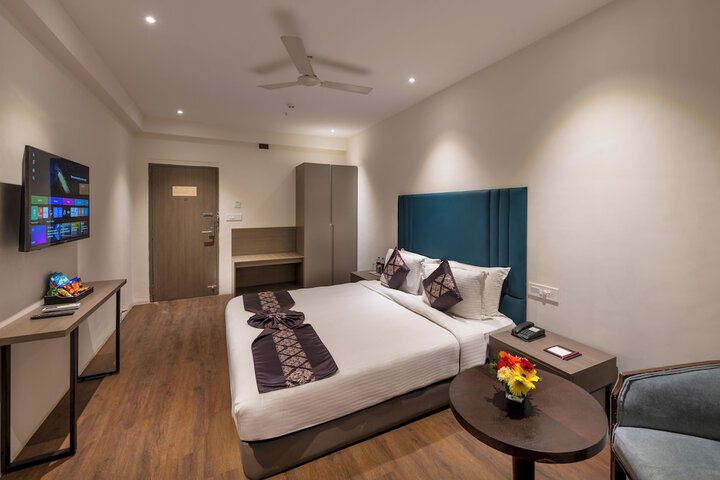 Room 13 of 20