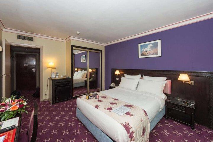 Room 7 of 25
