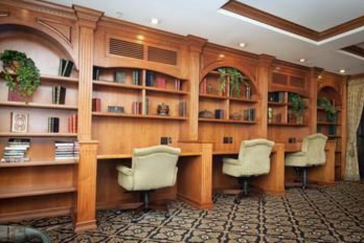 Business Center 8 of 40