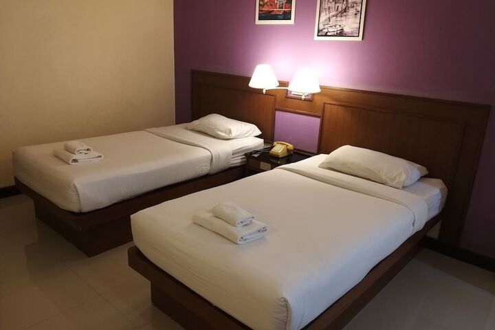 Room 27 of 110
