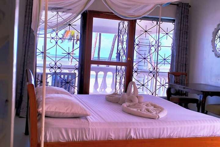 Room 6 of 32