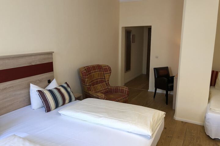 Room 5 of 36