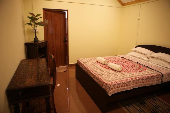 Room 17 of 27