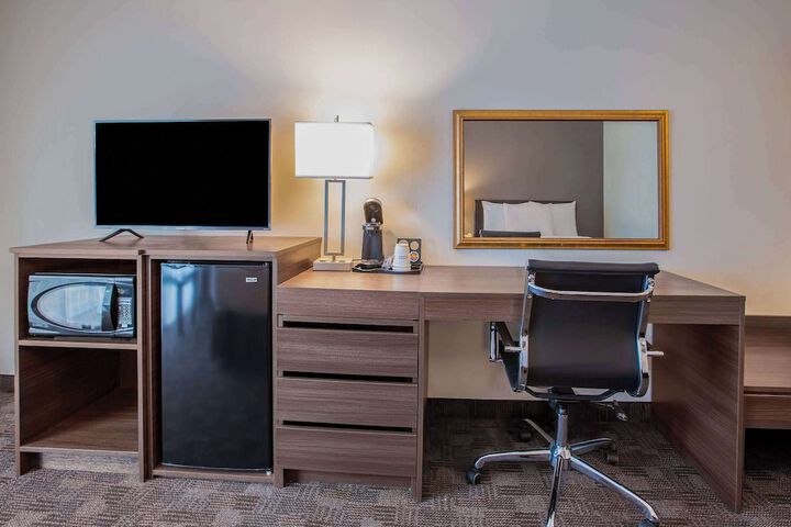 Room 8 of 48