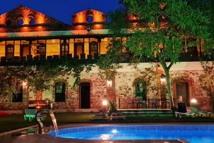 Manastırhan Otel Kazdağları in Edremit