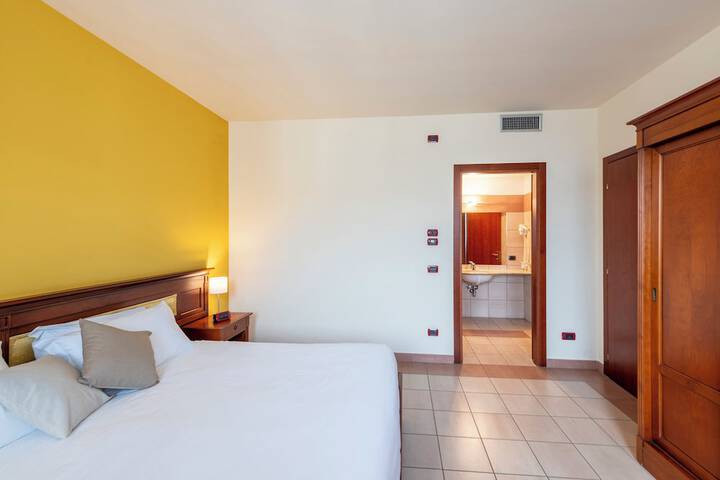 Room 5 of 35