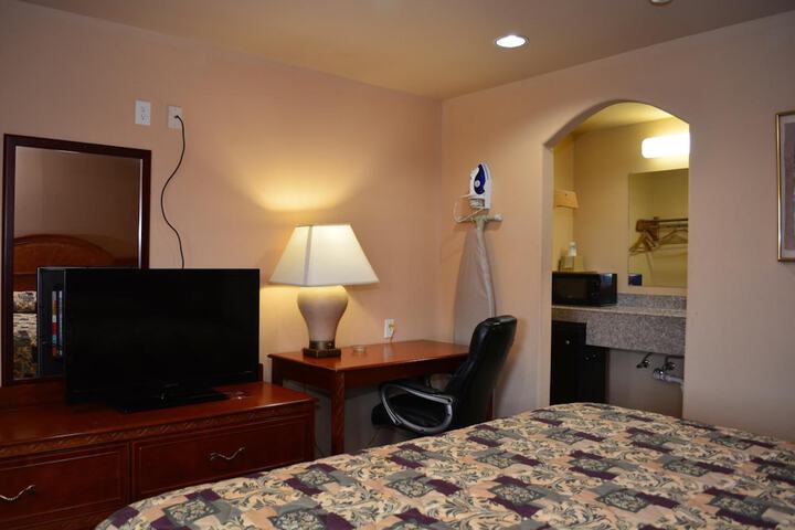 Room 18 of 30