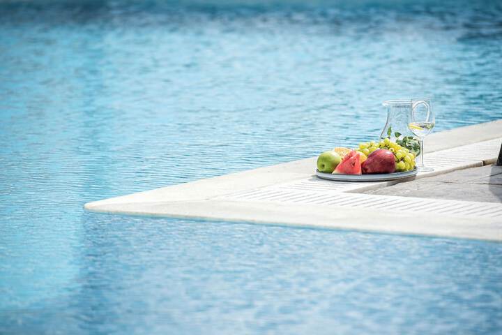 Pool 90 of 110