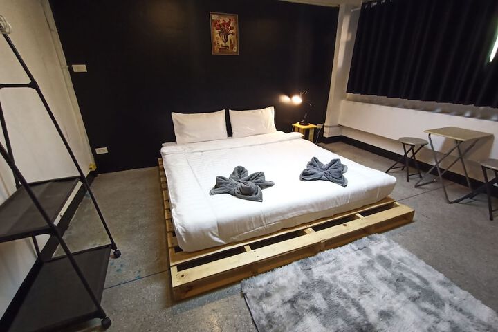 Room 4 of 44