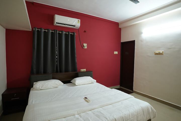 Room 2 of 5