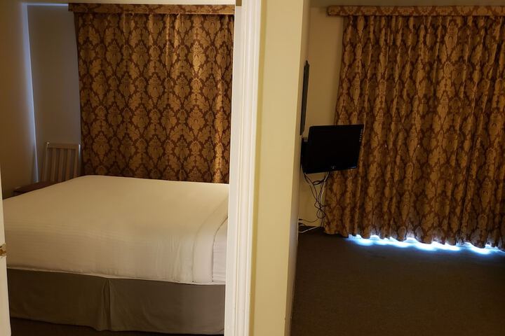 Room 4 of 29