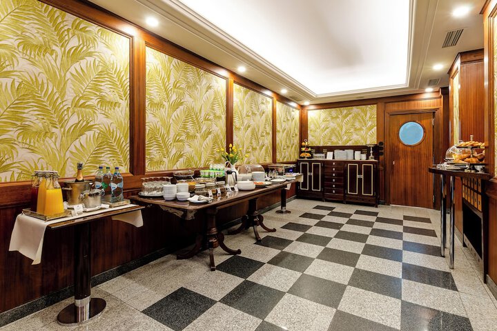 Dining Photos