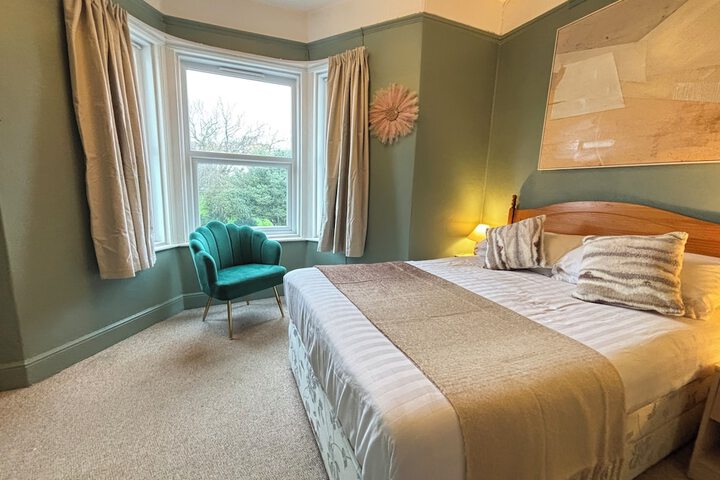Room 4 of 94