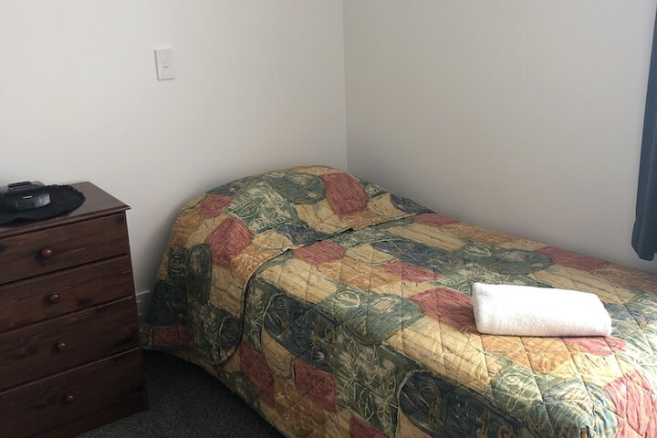 Room 16 of 44
