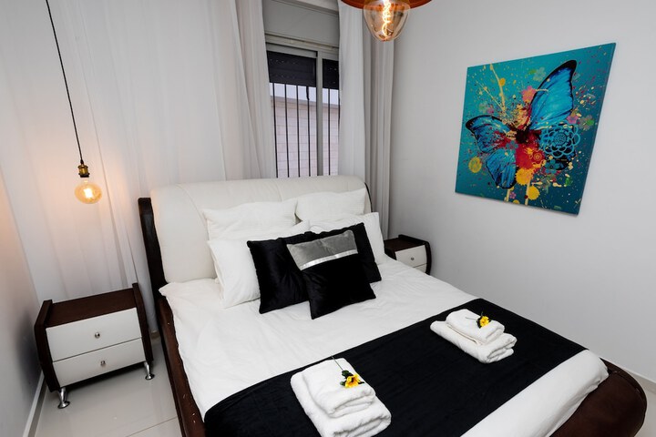 Room 8 of 315