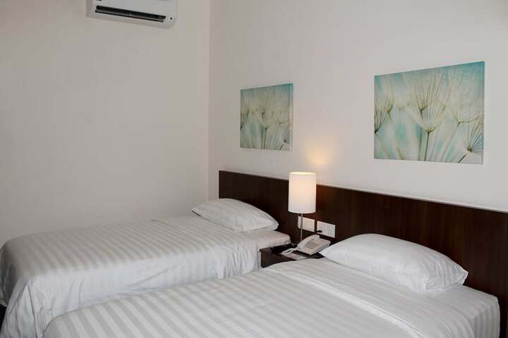 Room 14 of 34