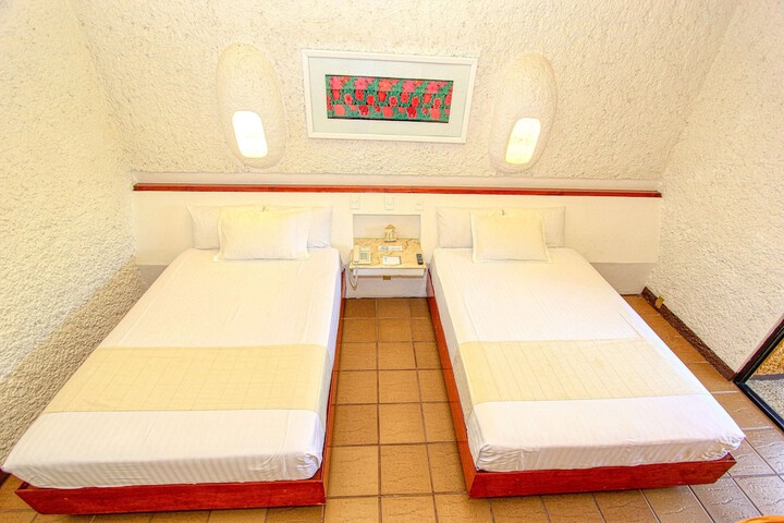 Room 22 of 228