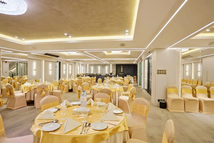 Ballroom/Hall 45 of 57