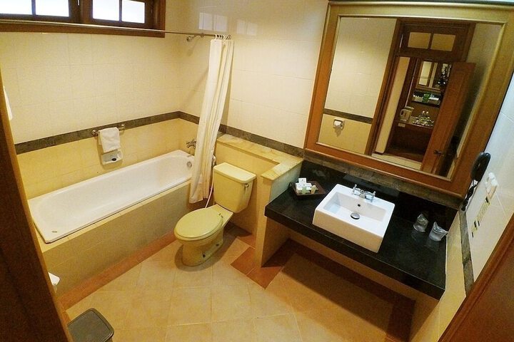 Room 42 of 69