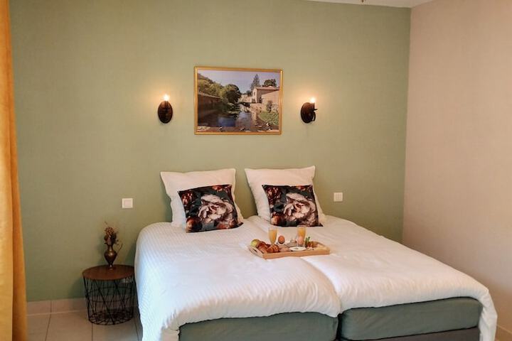 Room 6 of 23