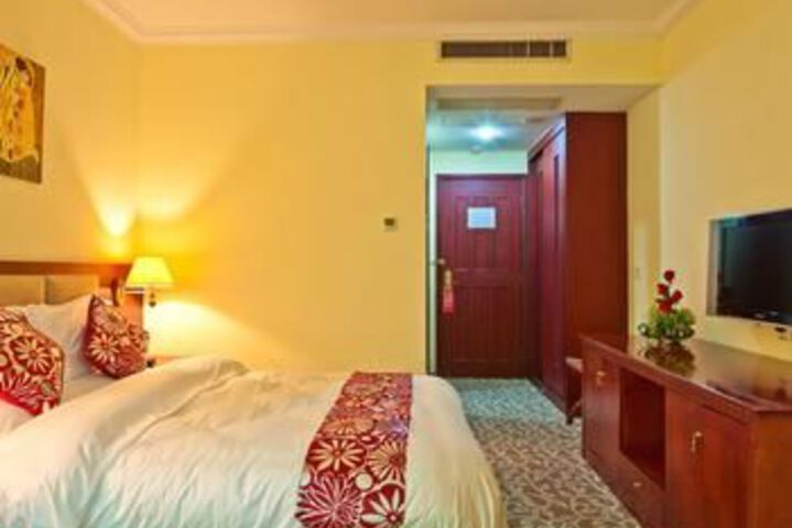 Room 10 of 26