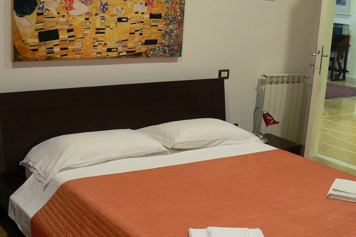Room 3 of 64