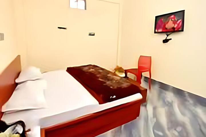 Room 14 of 38